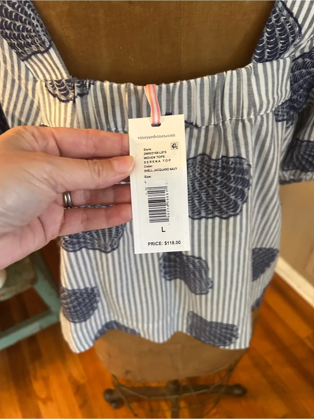 Vineyard Vines Navy Blue and White Dotted Stripe w/Seashell Embroidery | Large